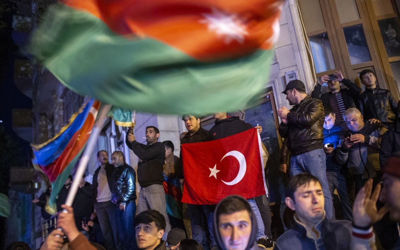 Azerbaycan halkı sevinçten uyuyamadı 17