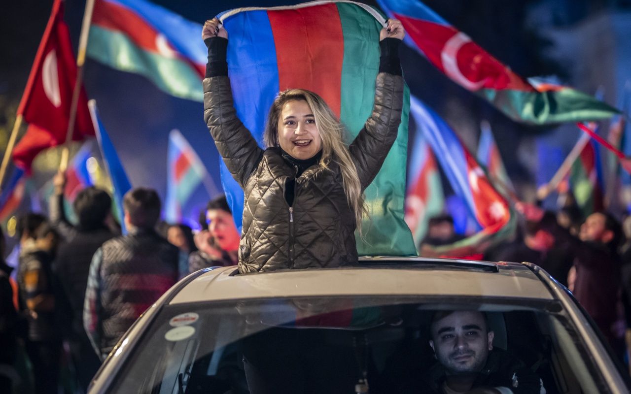 Azerbaycan halkı sevinçten uyuyamadı 11
