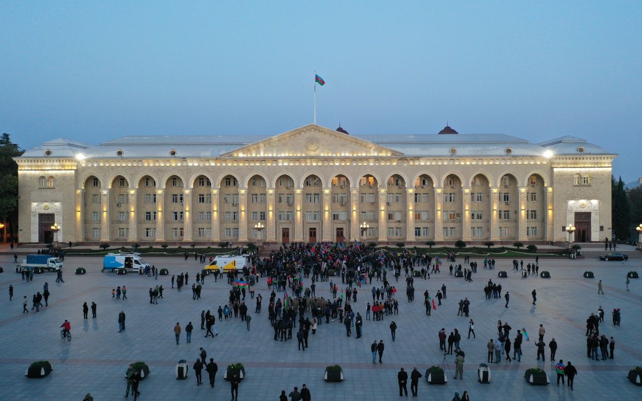 Azerbaycan halkı sevinçten uyuyamadı 1