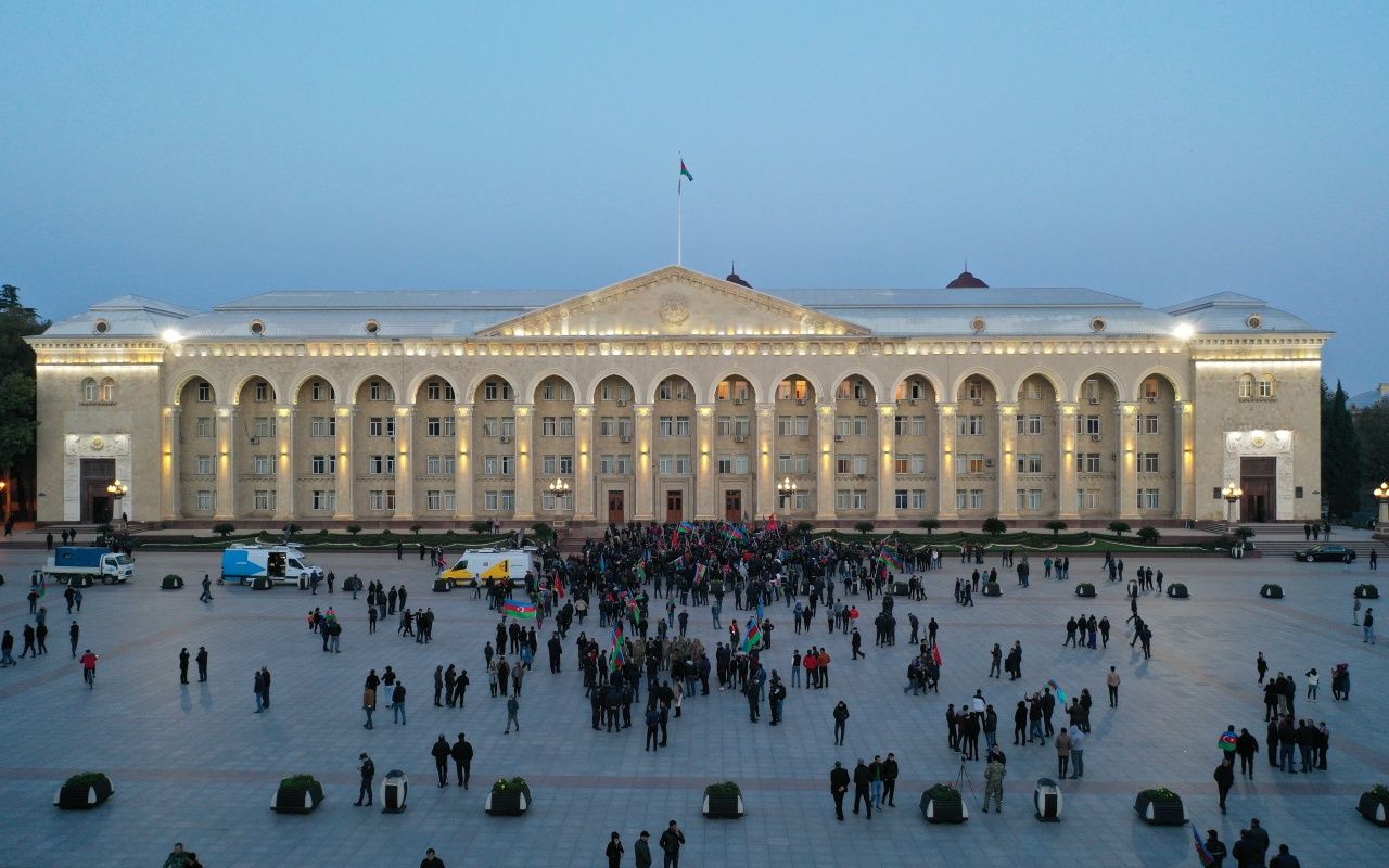 Azerbaycan halkı sevinçten uyuyamadı 4