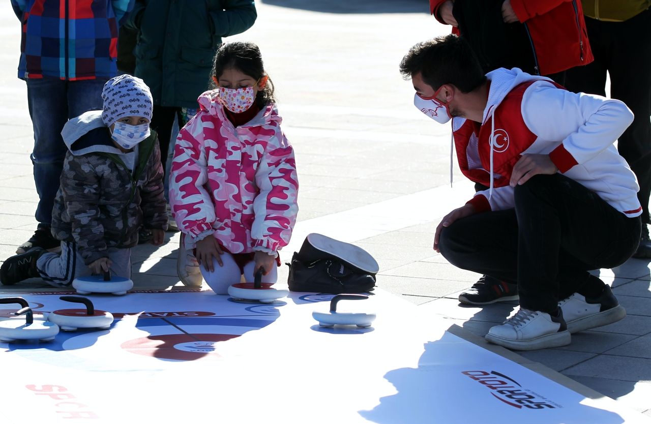 Erzurum'da kış sporları vatandaşlara tanıtıldı 1