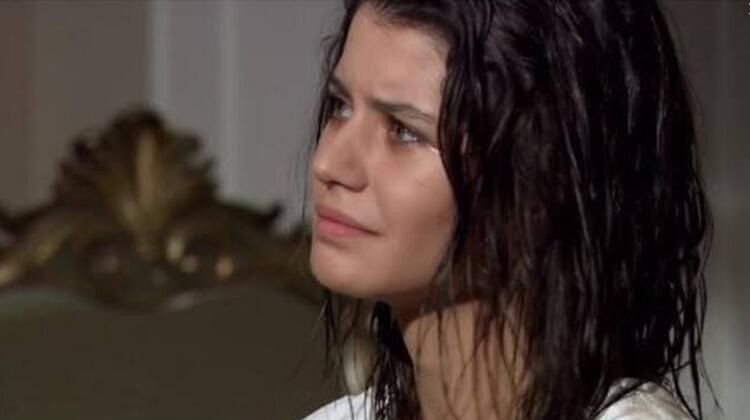 Aşk-ı Memnu dizisinin iki oyuncusu Hazal Kaya ve Pelin Ermiş 12 yıl sonra bir araya geldiler! 11