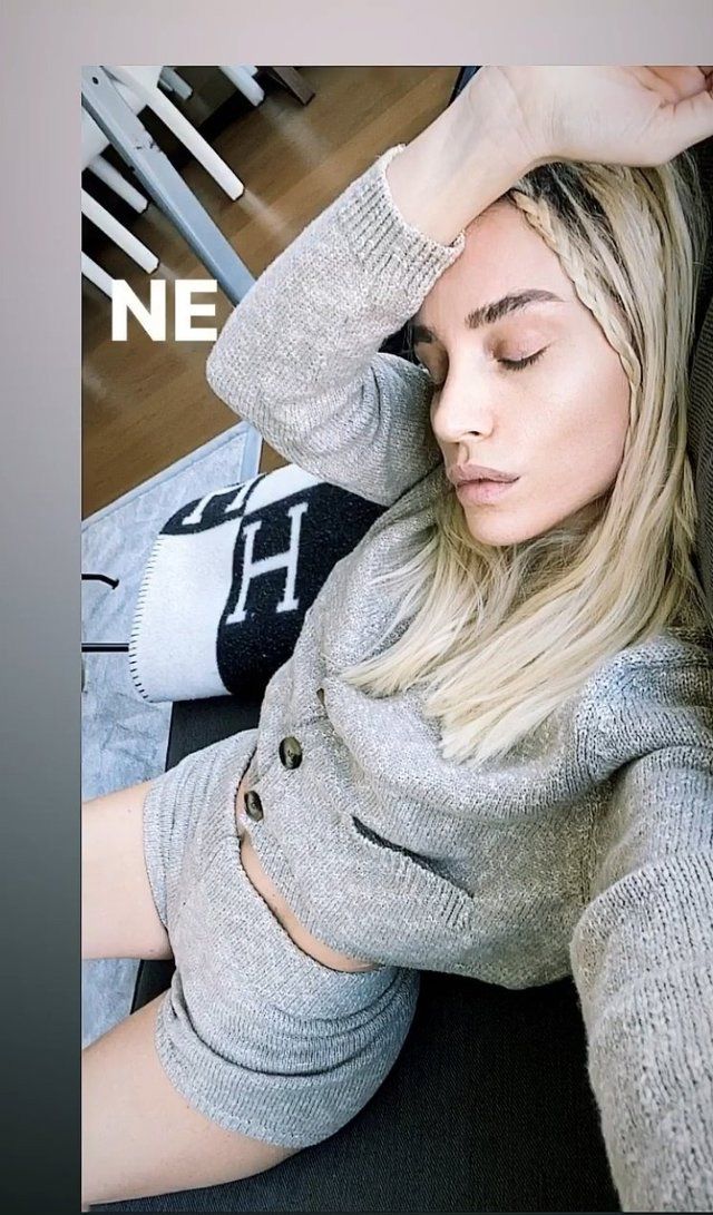 Gülşen'in bikini üstüyle verdiği ayna pozu sosyal medyayı salladı! 8