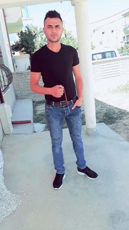 Kendisini vuran kocasını elinde tüfekle fotoğraflayan 4 çocuk annesi konuştu... 5
