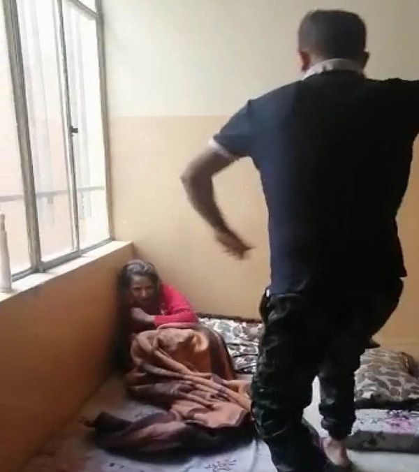 Hepsini odaya kilitleyip kemerle işkence etti! 5