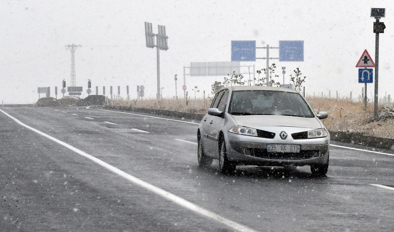Sarıkamış beyaza büründü 3