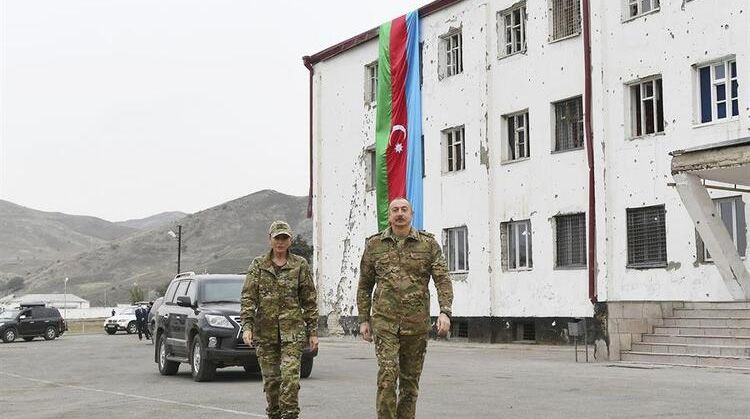 Aliyev'den tarihi görüntüler geldi... Paşinyan konuştukça battı! O söz çıldırttı... 11