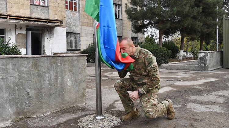 Aliyev'den tarihi görüntüler geldi... Paşinyan konuştukça battı! O söz çıldırttı... 13