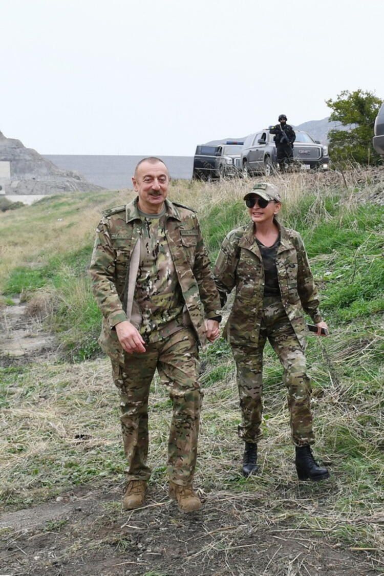 Aliyev'den tarihi görüntüler geldi... Paşinyan konuştukça battı! O söz çıldırttı... 10