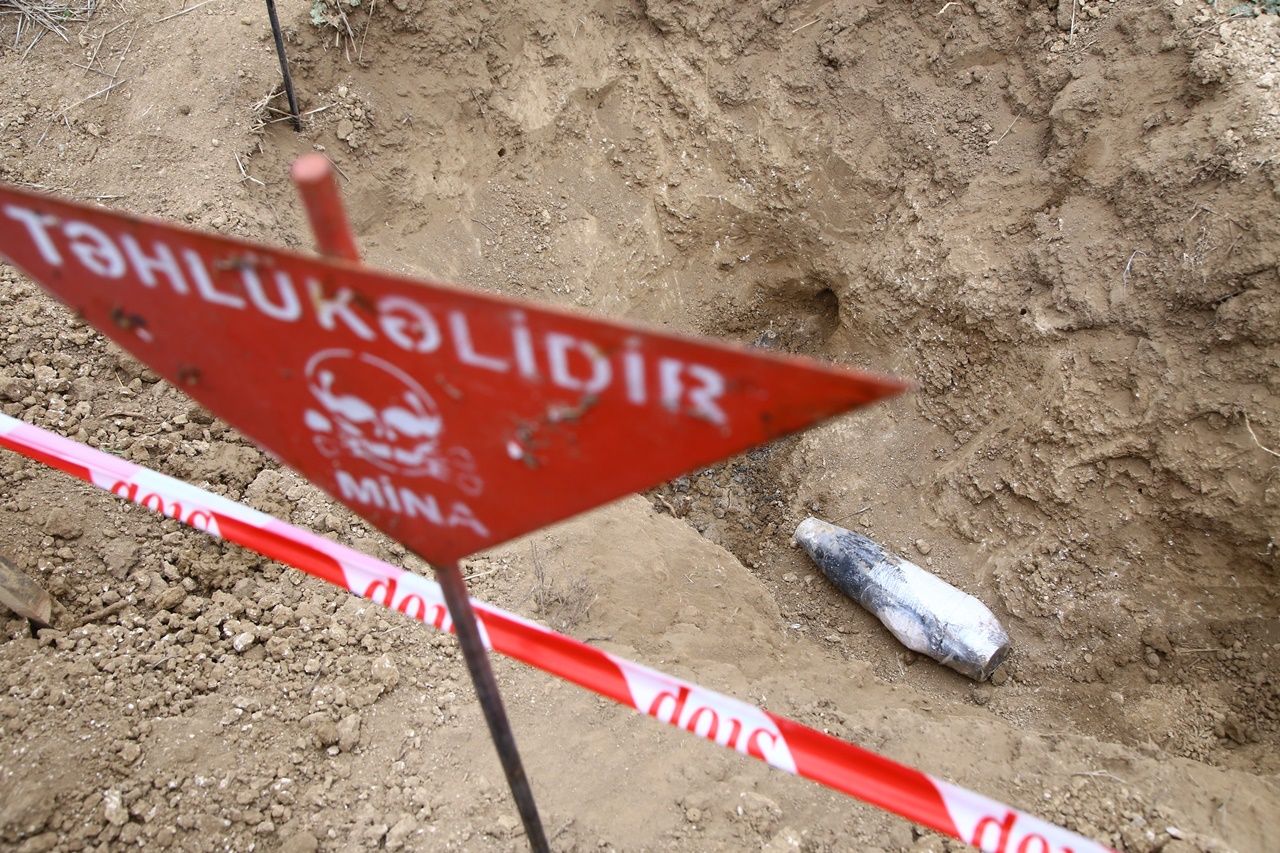 Fuzuli kentinde neredeyse sağlam yapı kalmadı 1