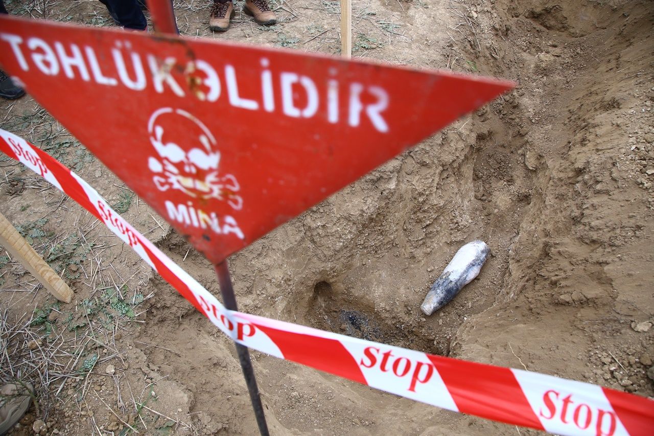 Fuzuli kentinde neredeyse sağlam yapı kalmadı 3