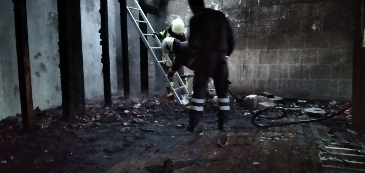 130 yıllık camiyi ateşe verdiler 3