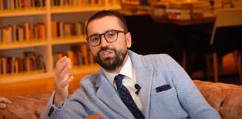 Rasim Ozan Kütahyalı'nın evi çok konuşulacak! 13