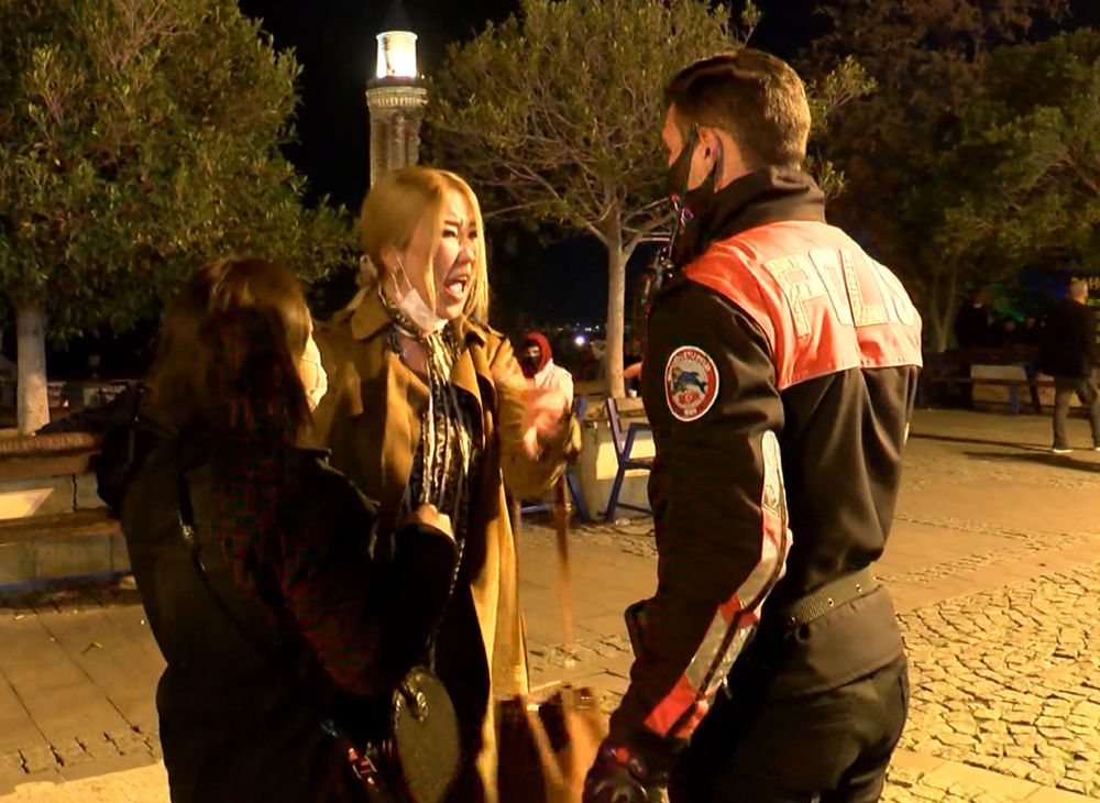Antalya'da iğrenç iddia! Durağı birbirine kattı 1