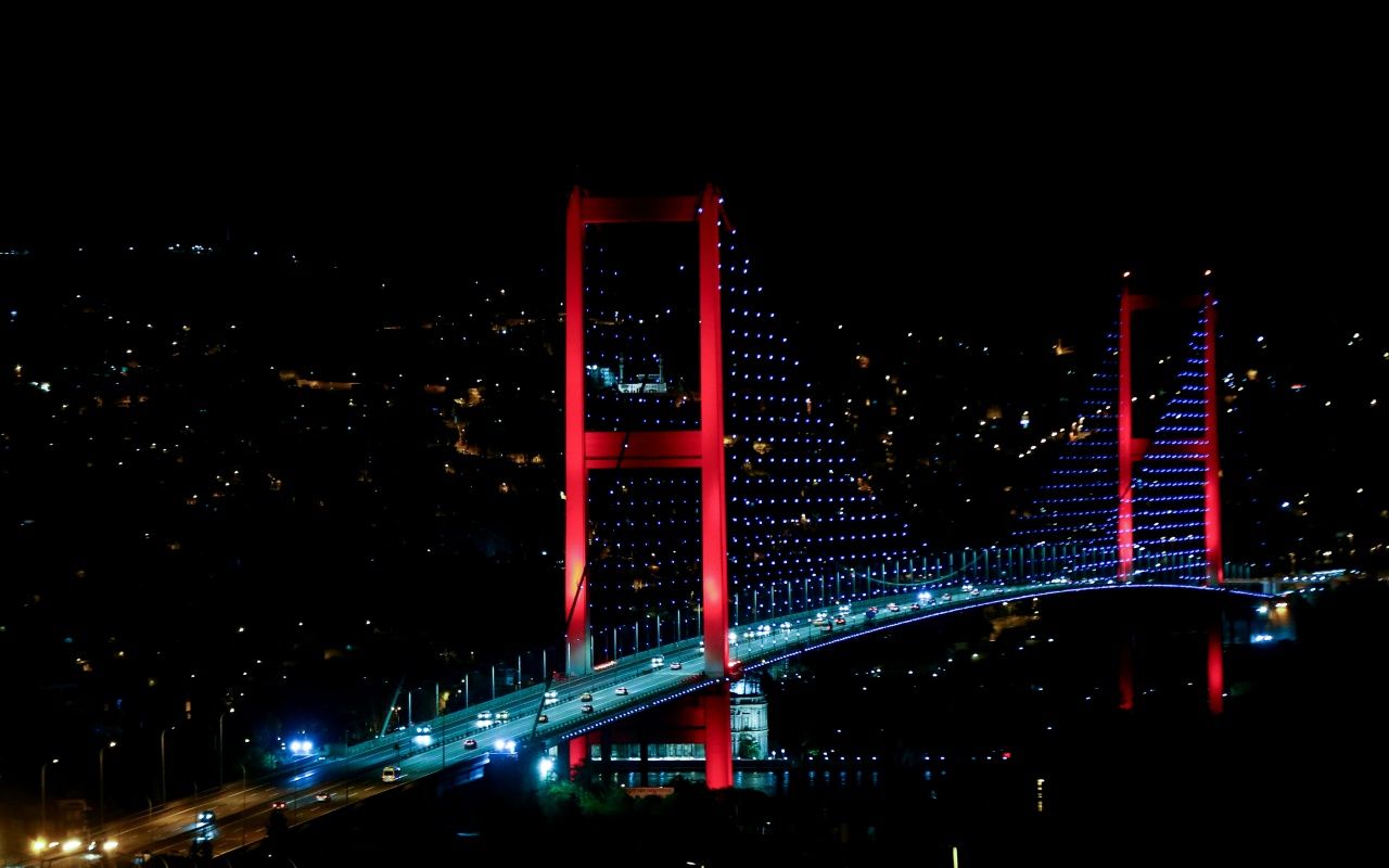 İstanbullu kendisini sokağa attı 3