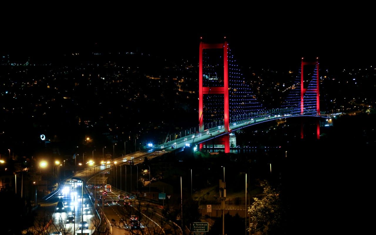 İstanbullu kendisini sokağa attı 9