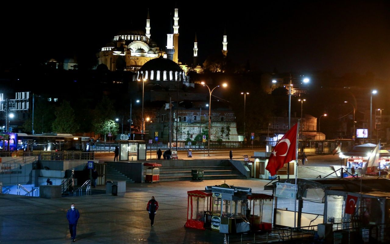 İstanbullu kendisini sokağa attı 7