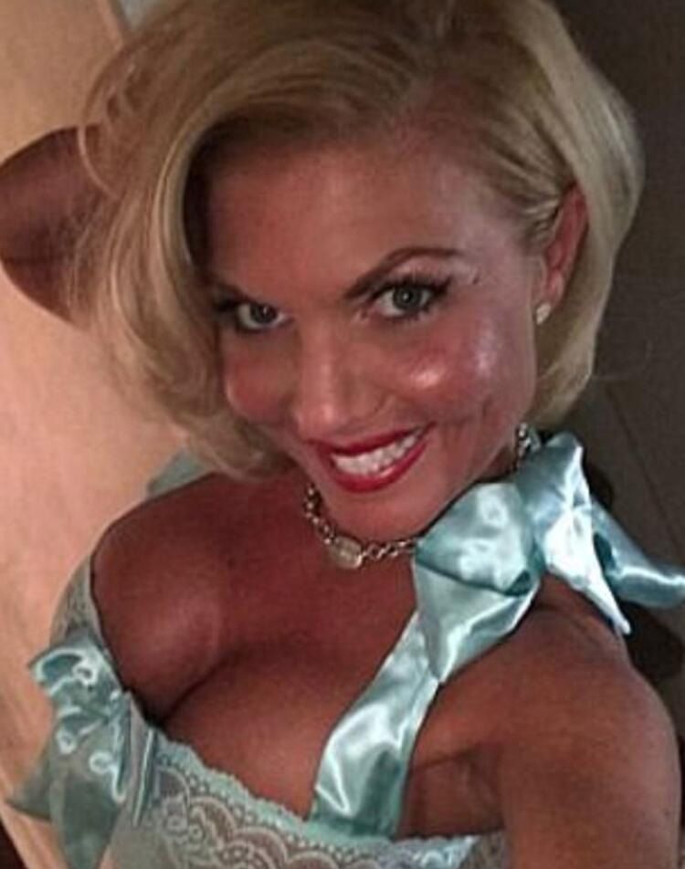 Kamera önünde striptiz yapıyordu... Kocası içki şişesiyle öldürdü! 19