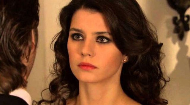 Atiye’nin yıldızı Beren Saat: İlişkimizin başka bir evresine geçtik 1