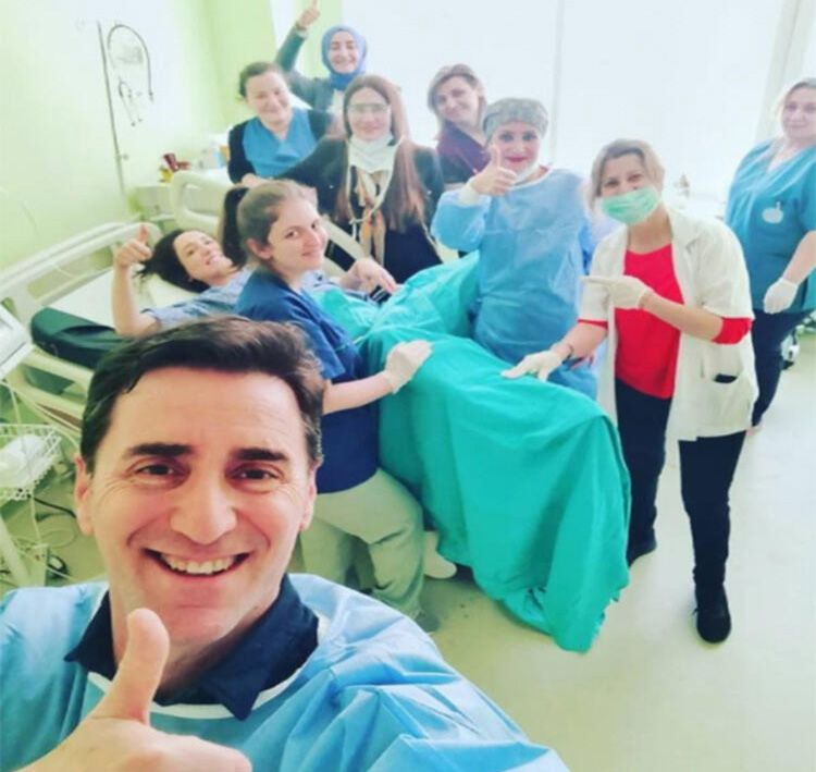Bekir Aksoy ve ailesi koronavirüse yakalandı! 4