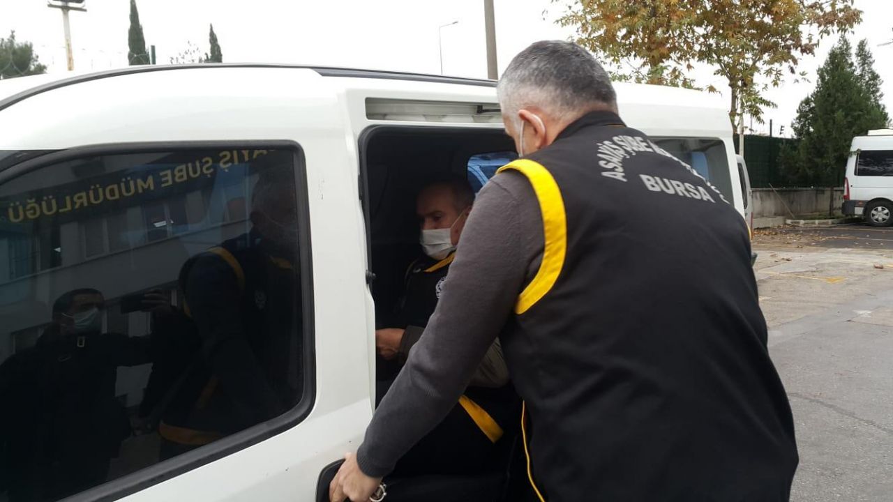 Yasak aşkın ortaya çıkmaması için ölen sevgilisini giydirip kapı önüne bıraktı! 5