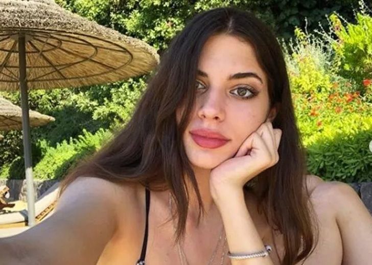Defne Samyeli'nin 17 yaşına basan kızı Derin Talu'dan mini etekli paylaşım! 14