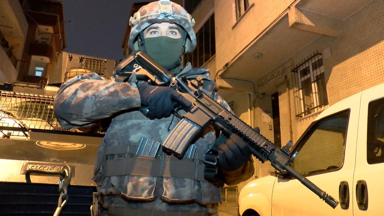 İstanbul'da DEAŞ'a gece operasyonu 1