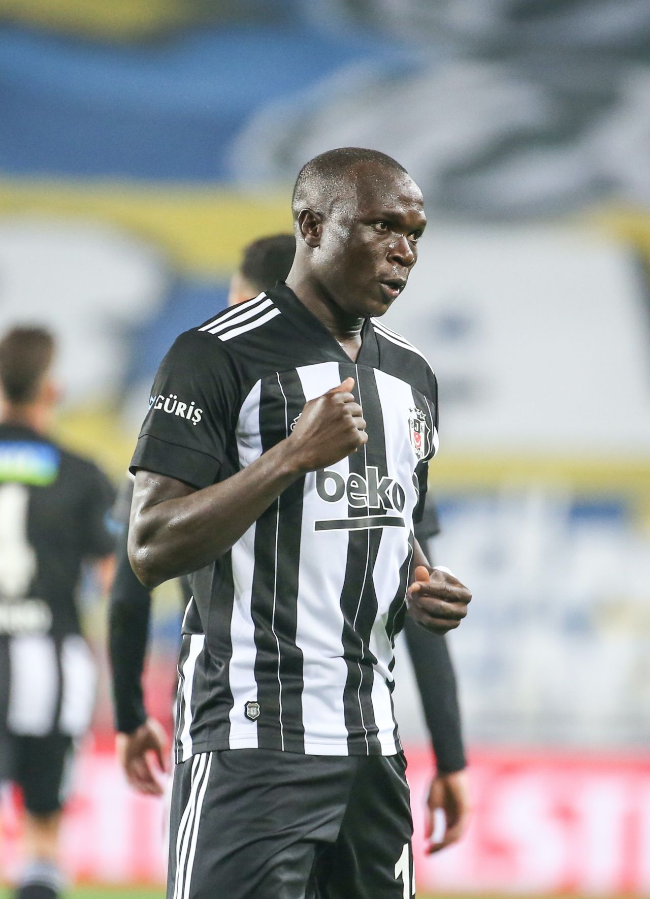 Vincent Aboubakar Zeus’a meydan okudu! 7