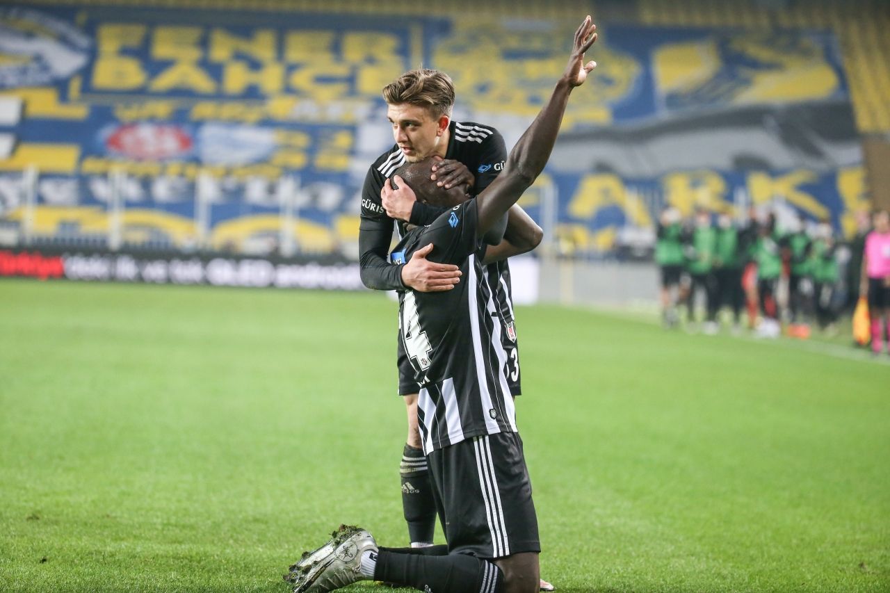 Vincent Aboubakar Zeus’a meydan okudu! 4