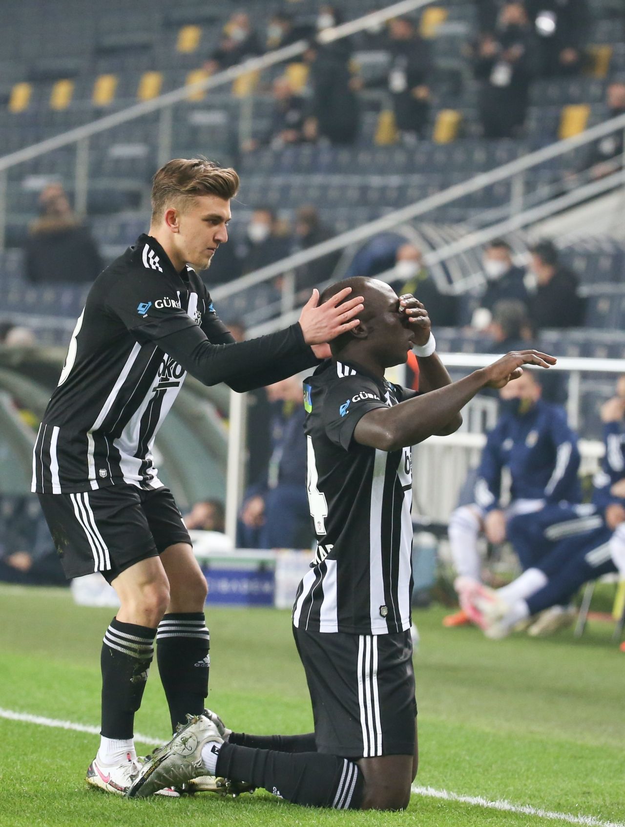 Vincent Aboubakar Zeus’a meydan okudu! 1