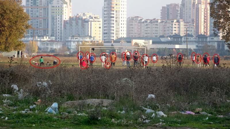 Kısıtlamada futbol maçı yapanlar polisi görünce böyle kaçtı! 2