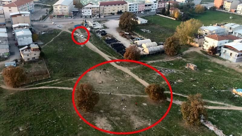 Kısıtlamada futbol maçı yapanlar polisi görünce böyle kaçtı! 8