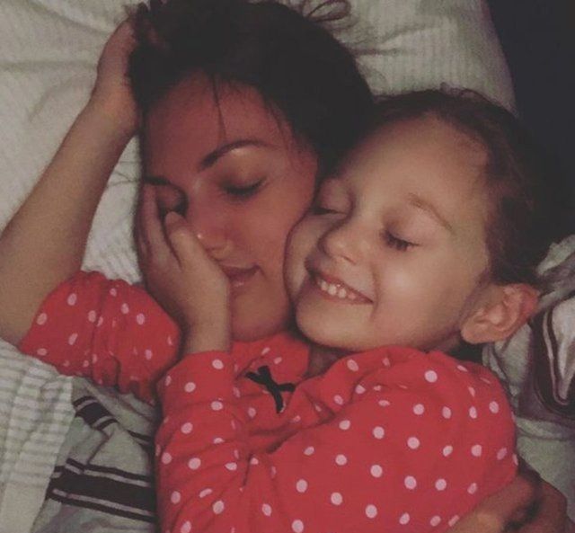 Meryem Uzerli ikinci bebeği kucağına almak için gün sayıyor... 5