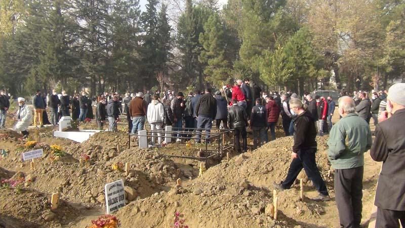 28 gün içinde aynı aileden 4 kişi koronavirüsten öldü! 1