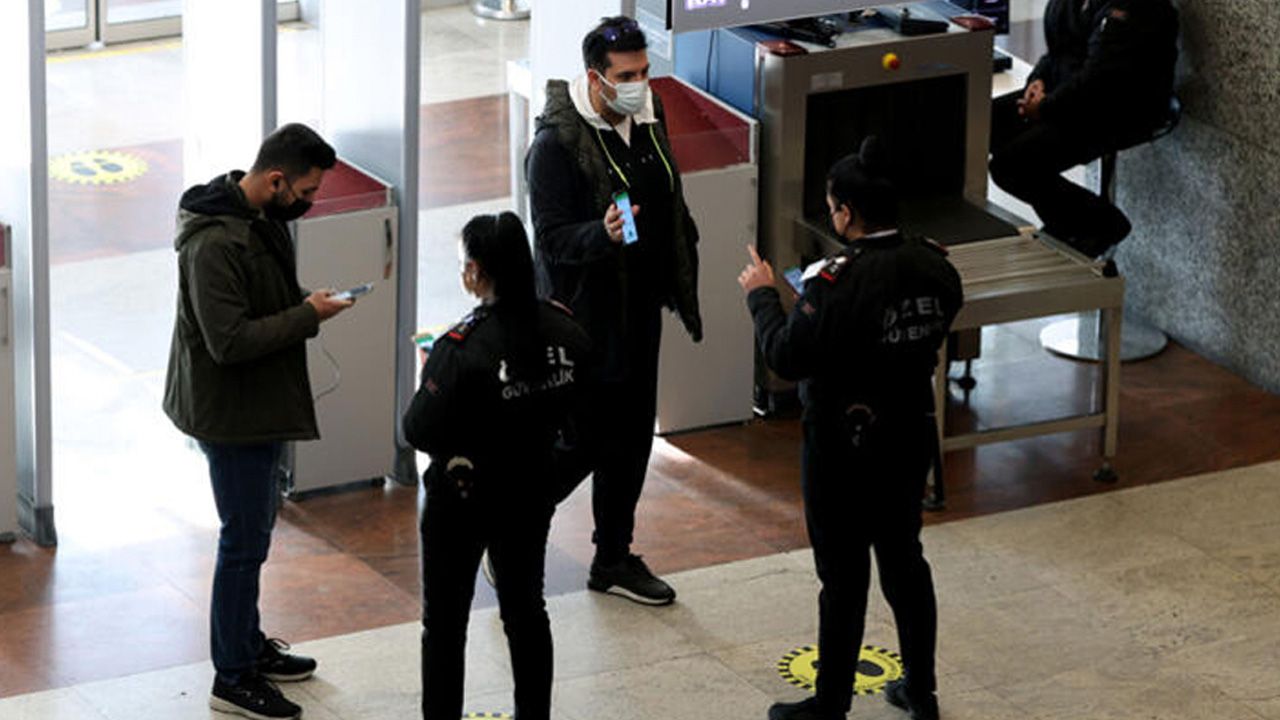 AVM'lerdeki HES kodu sorgulama sırasına bu cihaz son verecek 2