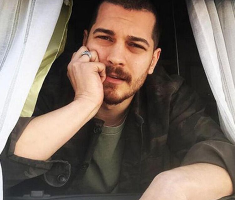 Çağatay Ulusoy'un kaşesi 250 bin TL! 5