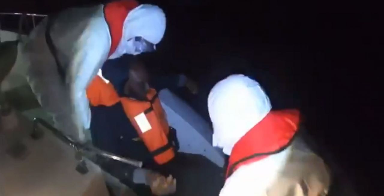 Yunan güçleri darp edip ölüme terk etti 12