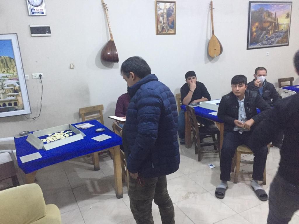Mum ışığında okeye ceza yağdı 5