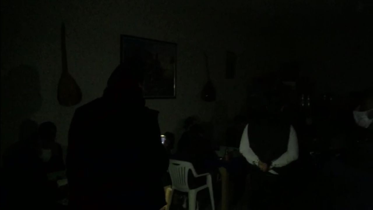 Mum ışığında okeye ceza yağdı 2