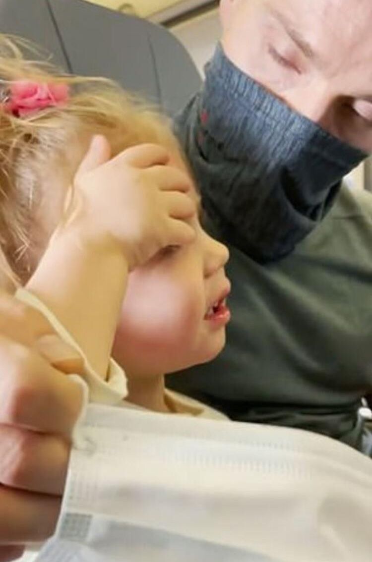 Yaka paça uçaktan attılar! 12