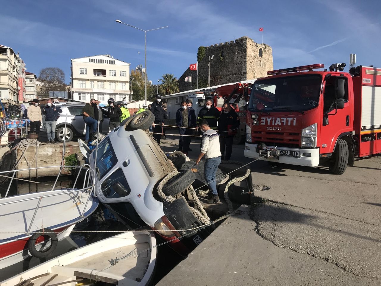 Aracıyla tekneye çarptı, '2020 bize iyi gelmedi' dedi 1