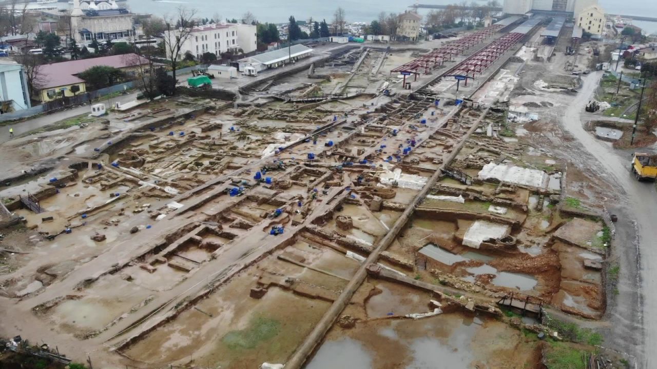 Haydarpaşa'nın altından toplu mezar ve kilise çıktı! 9