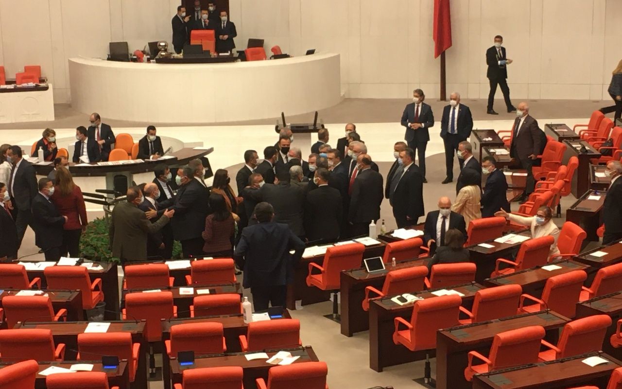 TBMM'de ‘Adam gibi dinleyin’ tartışması 1