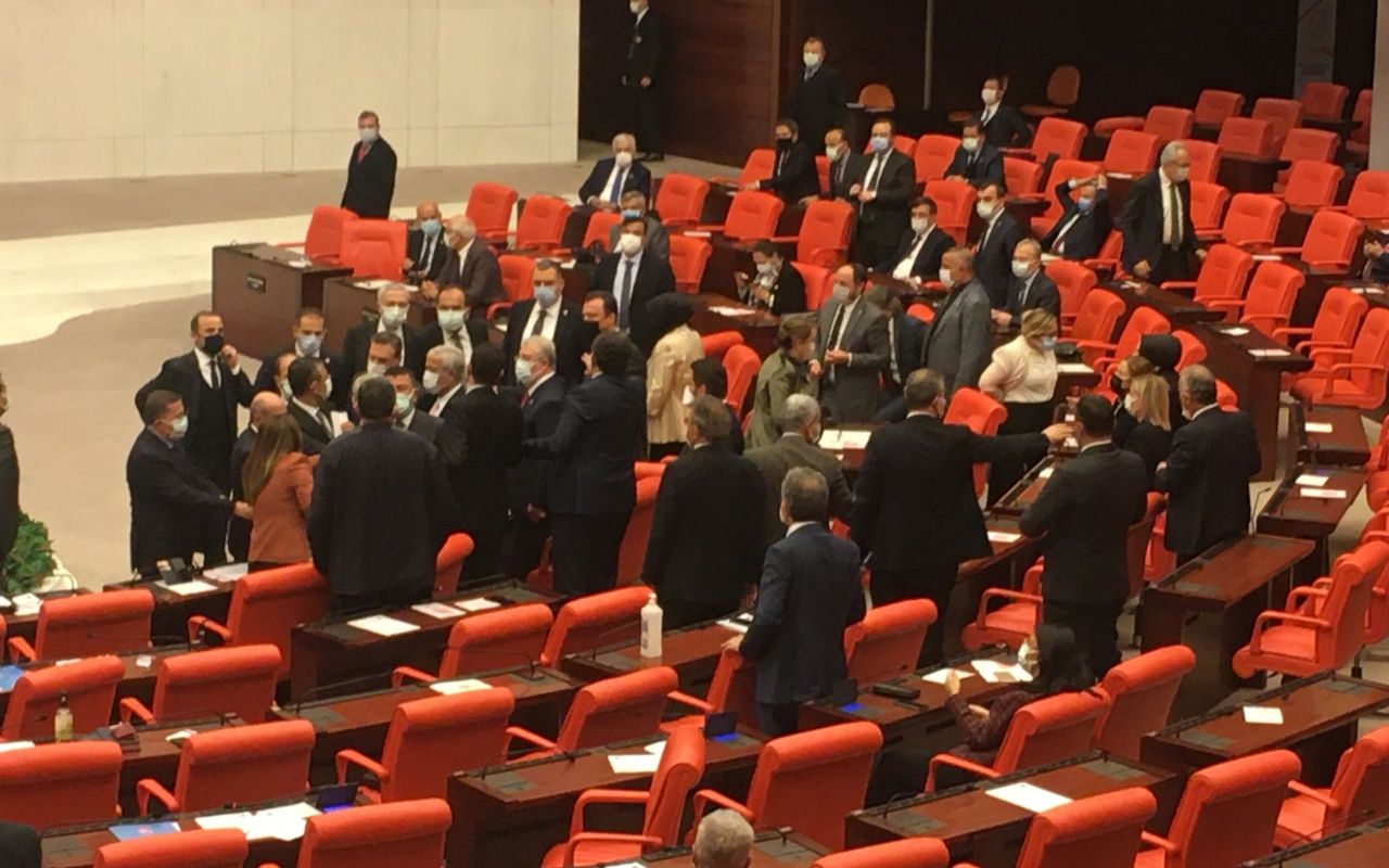 TBMM'de ‘Adam gibi dinleyin’ tartışması 7