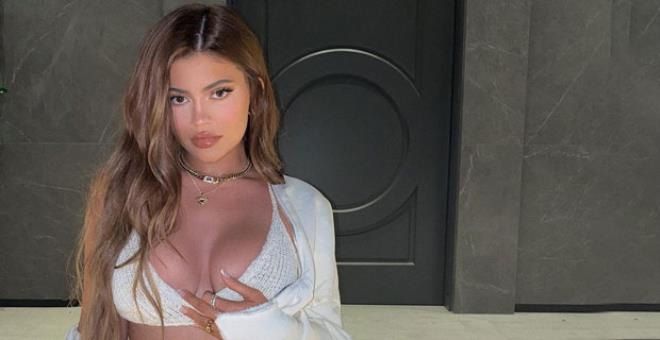 Kylie Jenner, Forbes'ın en çok kazanan ünlüler listesinin yine bir numara... 1