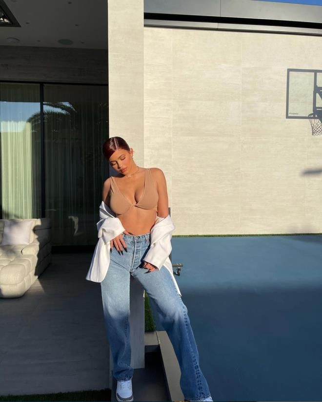 Kylie Jenner, Forbes'ın en çok kazanan ünlüler listesinin yine bir numara... 15