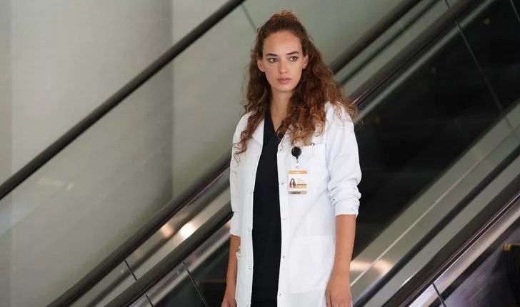 Seda Bakan, Mucize Doktor dizisinin kadrosundan ayrıldı! 4