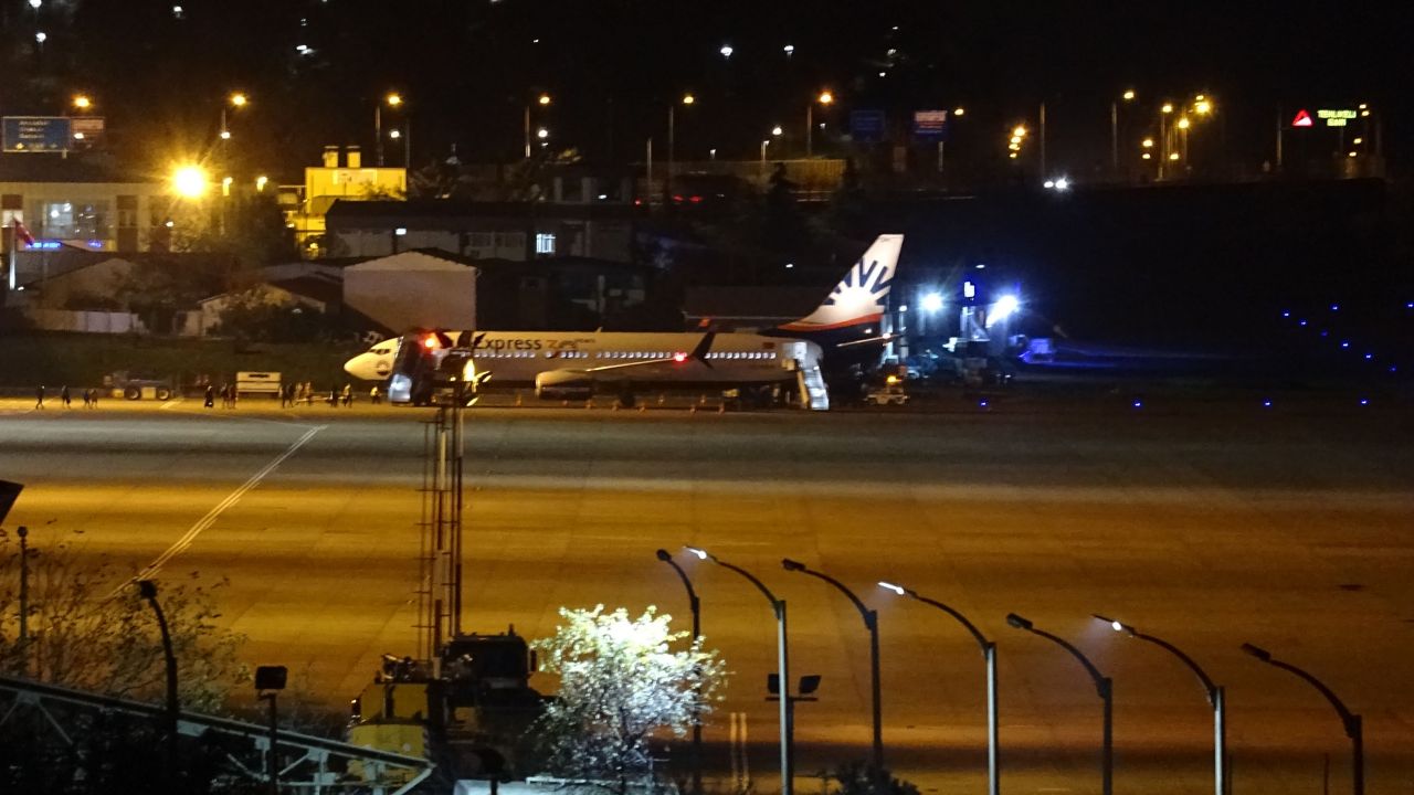 Trabzon Havalimanı'nda uçuşlar durdu 4
