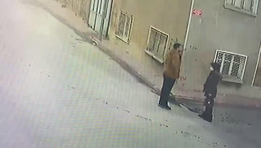 Eşini sokak ortasında öldürüp intihara kalkıştı 10