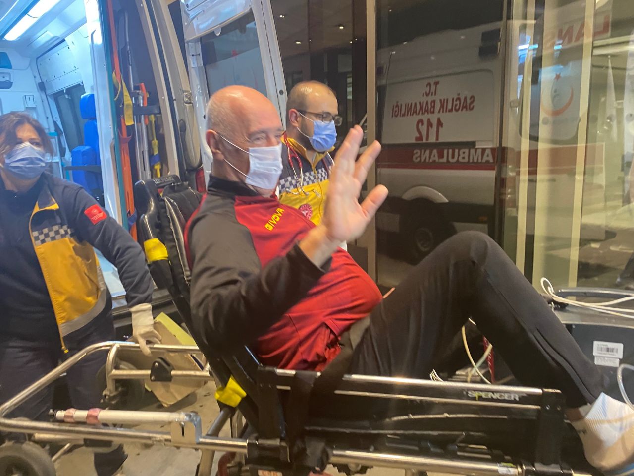 Erdoğan hocaya ambulans uçak gönderdi 1